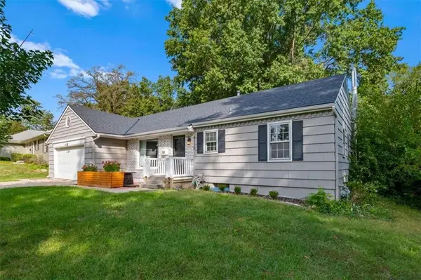 8110 W 92nd Street, Overland Park, KS 66212