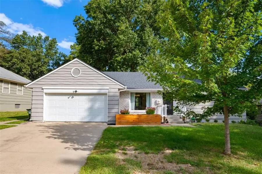 8110 W 92nd Street, Overland Park, KS 66212 - Image #2