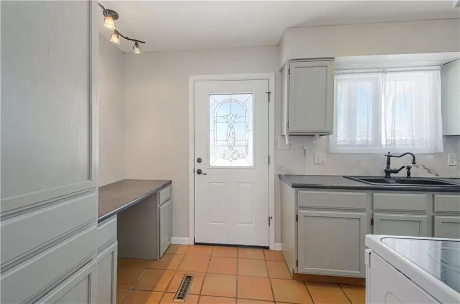 15115 Gardner West Road, Gardner, KS 66030 - Image #2