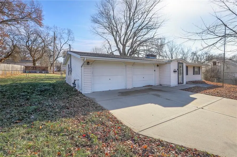 6603 Hardy Avenue, Raytown, MO 64133 - Image #3