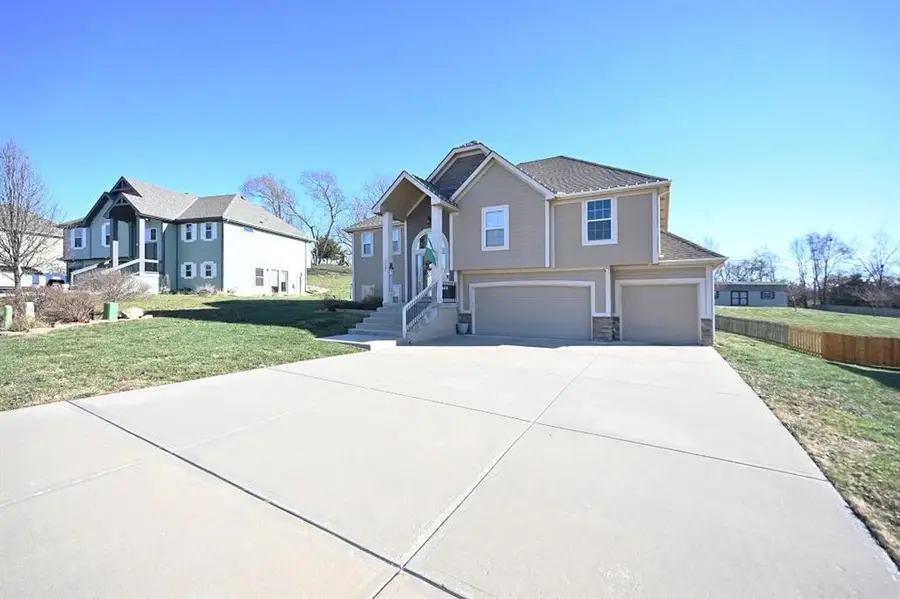13405 N Bedford Falls Road, Platte City, MO 64079 - Image #3