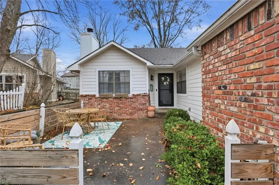 3922 Willshire Drive, Lawrence, KS 66049 - Image #3