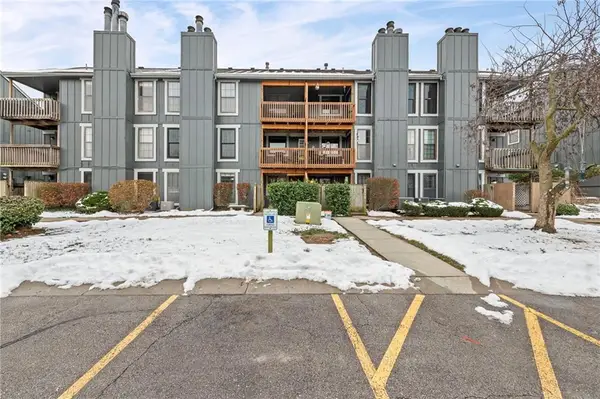 12708 W 110th Terrace, Overland Park, KS 66210