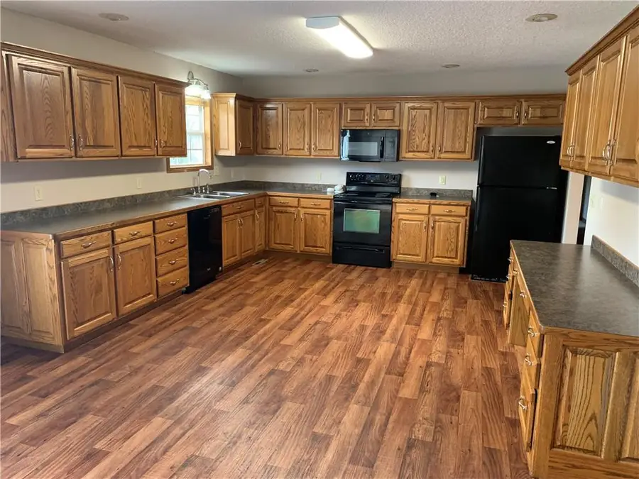 513 Brooklyn Court, Frontenac, KS 66763 - Image #3