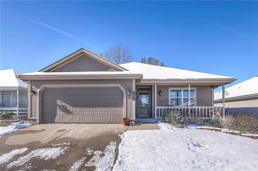 528 S Saturn Drive, Raymore, MO 64083 - Image #1