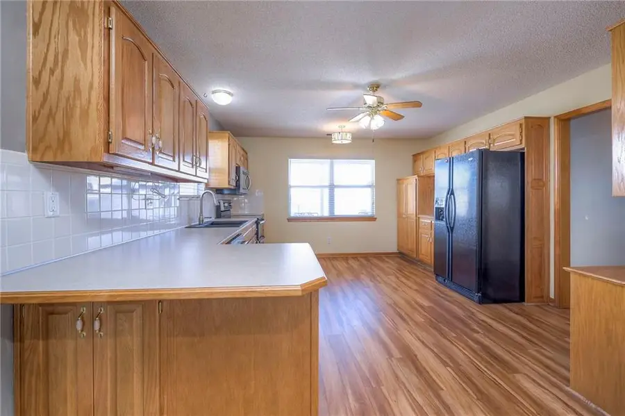 528 S Saturn Drive, Raymore, MO 64083 - Image #2