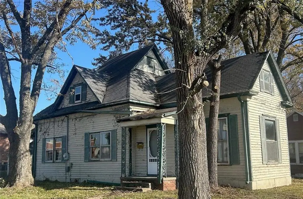 301 E Jefferson Street, Clinton, MO 64735 - Image #1