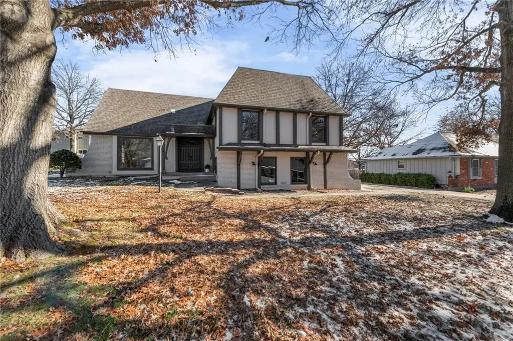 11625 Oak Street, Kansas City, MO 64114 - Image #1