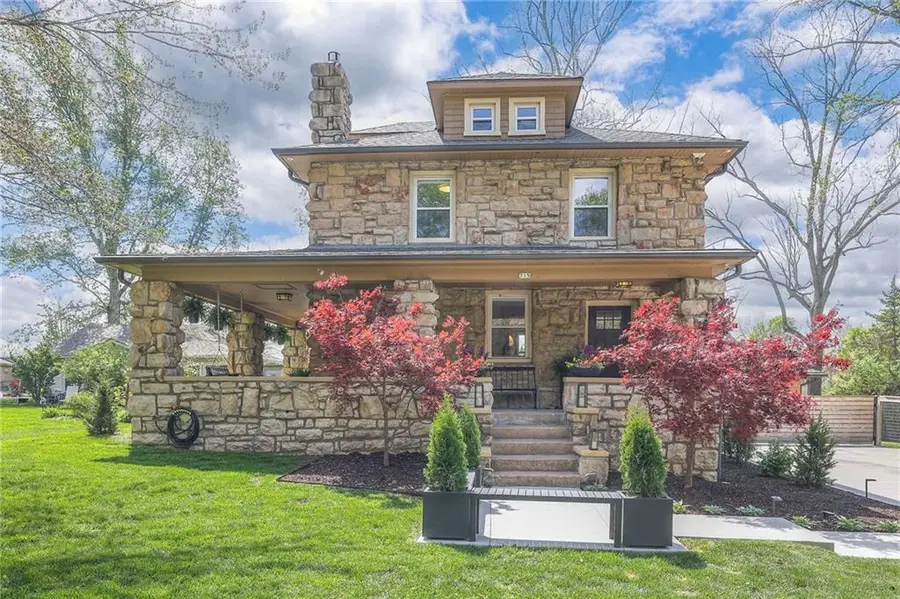 715 W 98th Street, Kansas City, MO 64114 - Image #3