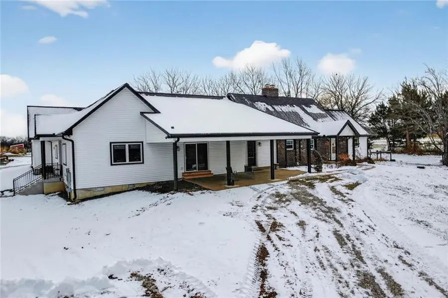 20915 S Moonlight Road, Gardner, KS 66030 - Image #2