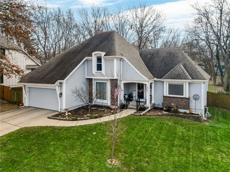 8267 W 116th Terrace, Overland Park, KS 66210 - Image #2