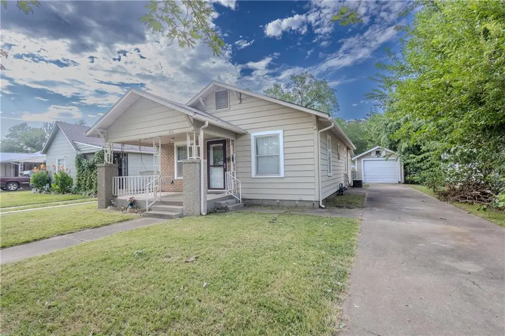 1104 W 4th Street, Coffeyville, KS 67337 - Image #1