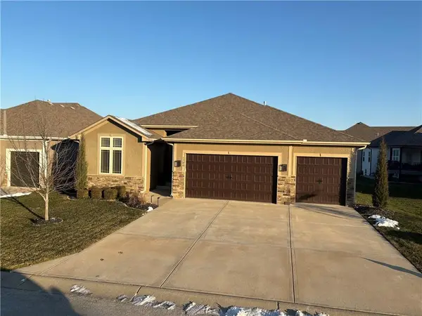 1700 NE Parkwood Drive, Lee's Summit, MO 64064