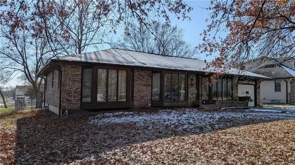 1408 Country Club Drive, Pleasant Hill, MO 64080