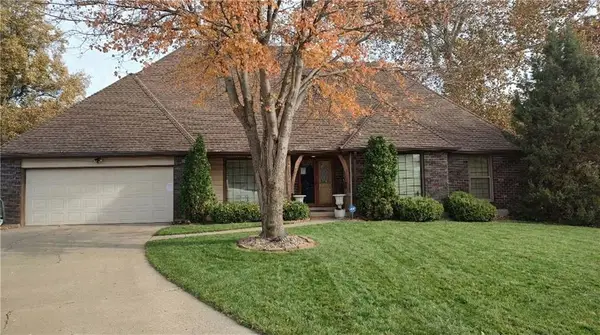 12413 Ewing Court, Grandview, MO 64030