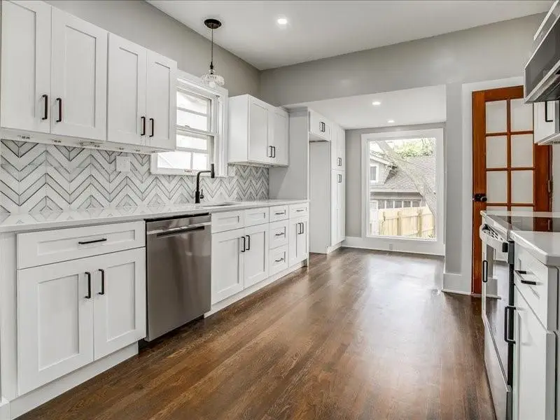 6020 Central Street, Kansas City, MO 64113 - Image #1