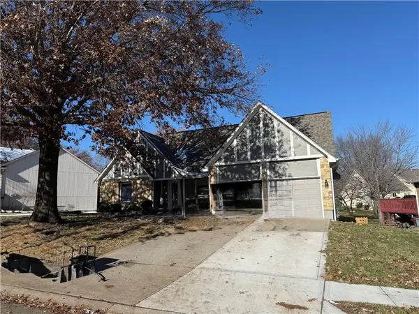 1817 NE Waterfield Lane, Blue Springs, MO 64014