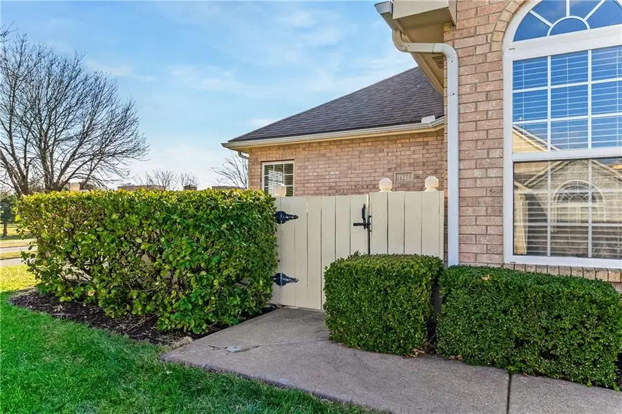 11274 S Pflumm Road, Olathe, KS 66215 - Image #3