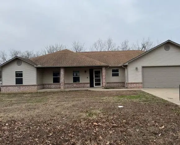 302 N Edgewood Drive, Coffeyville, KS 67337 - Image #1