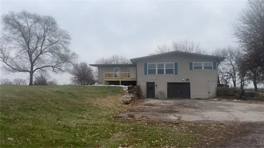 14096 Mitchell Court, Basehor, KS 66007 - Image #2