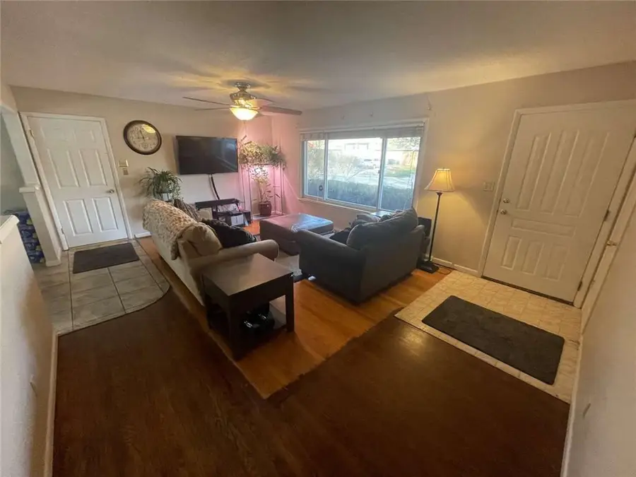 409 NW 58th Street, Kansas City, MO 64118 - Image #2