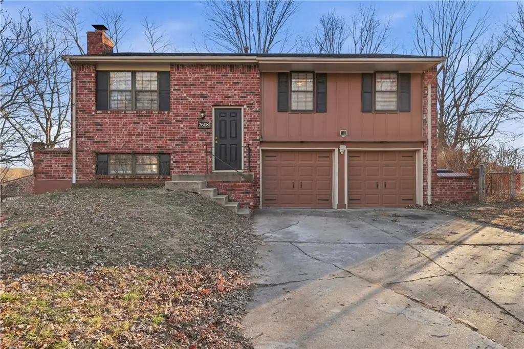 2608 NW Pembroke Court, Blue Springs, MO 64015 - Image #1