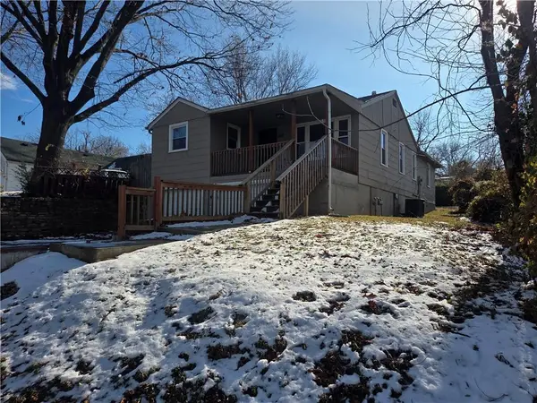 1017 E Smith Avenue, Independence, MO 64050