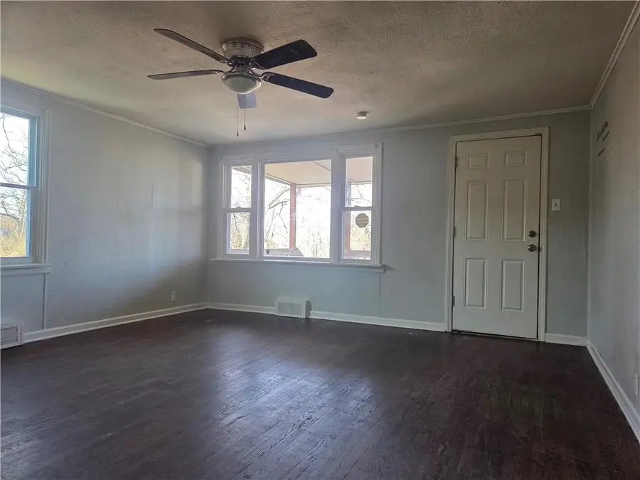 1017 E Smith Avenue, Independence, MO 64050 - Image #3