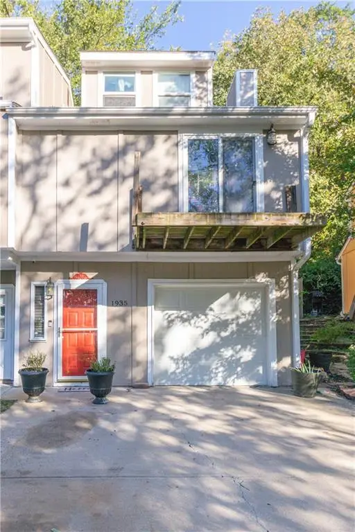 1935 W Lawrence Court, Kansas City, KS 66103