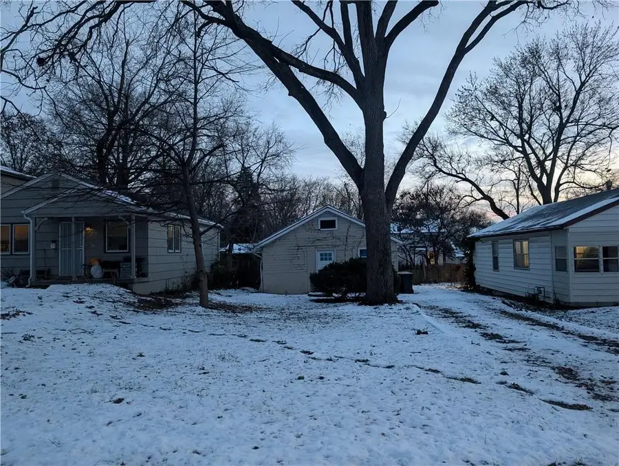 207 W 78th Street, Kansas City, MO 64114 - Image #2