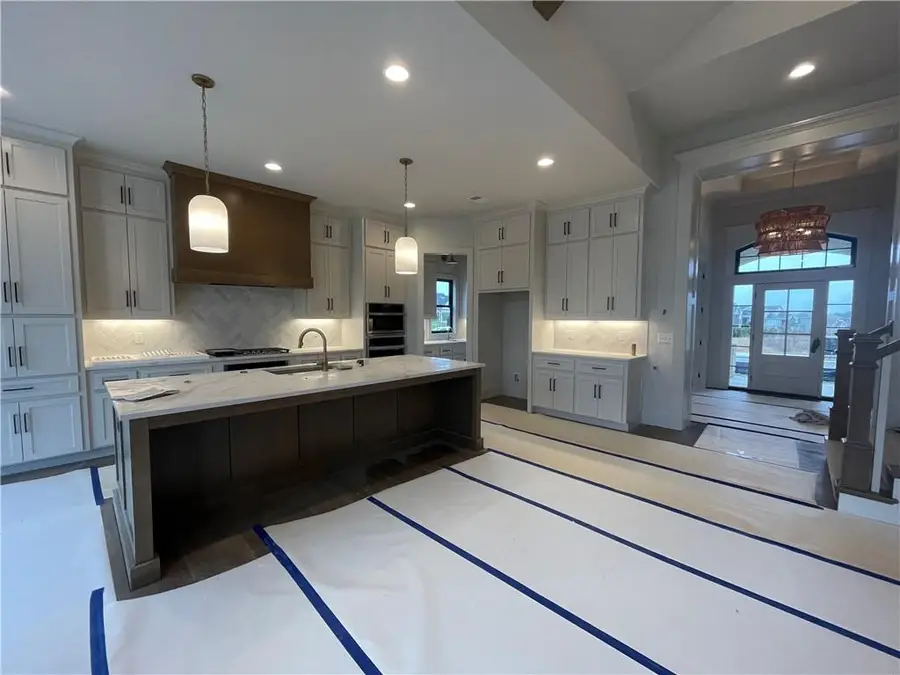 16928 Rosehill Street, Overland Park, KS 66221 - Image #2