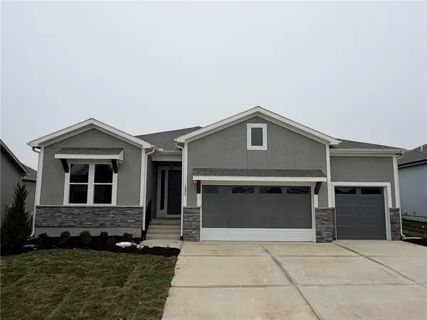 4624 SW Robinson Drive, Lee's Summit, MO 64083