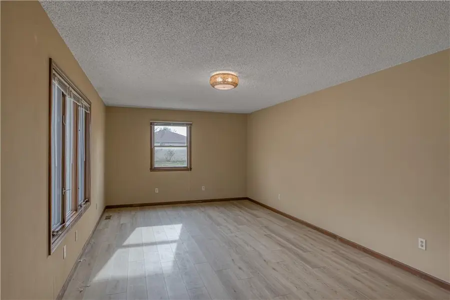 1124 W 2nd Street, Pittsburg, KS 66762 - Image #3