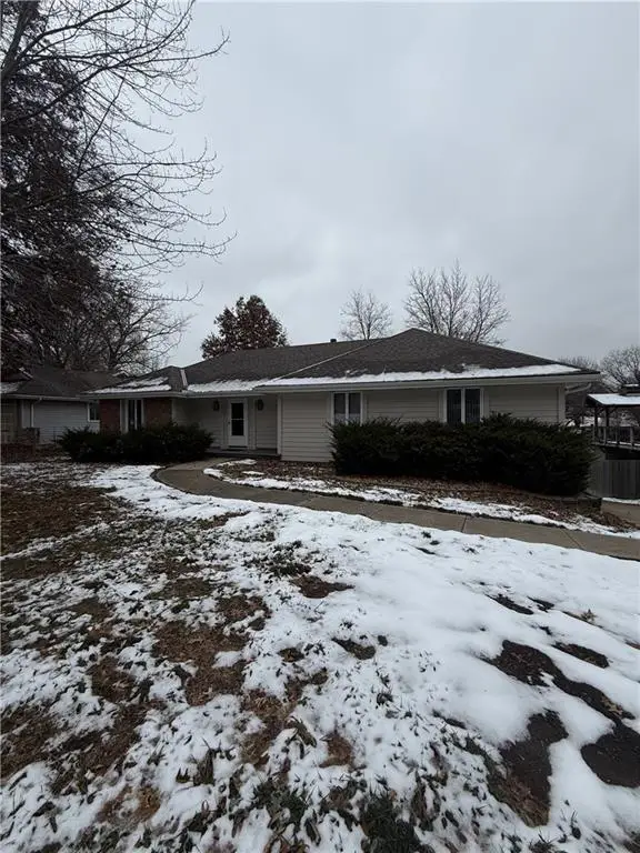 6225 NE Normandy Drive, Gladstone, MO 64118 - Image #2