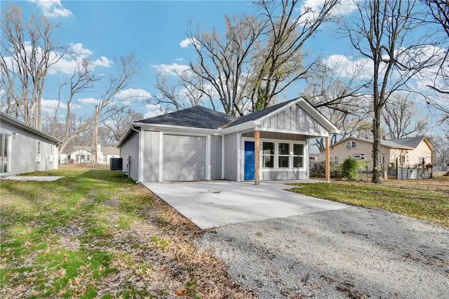 324 E 2nd Street, Adrian, MO 64720 - Image #2