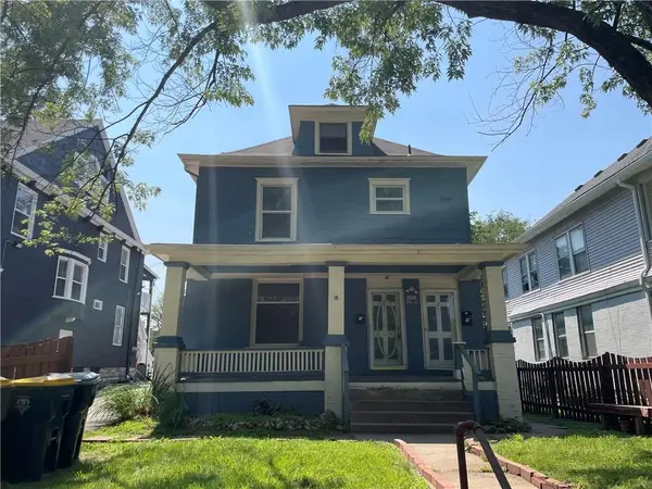 3916 Warwick Boulevard, Kansas City, MO 64111