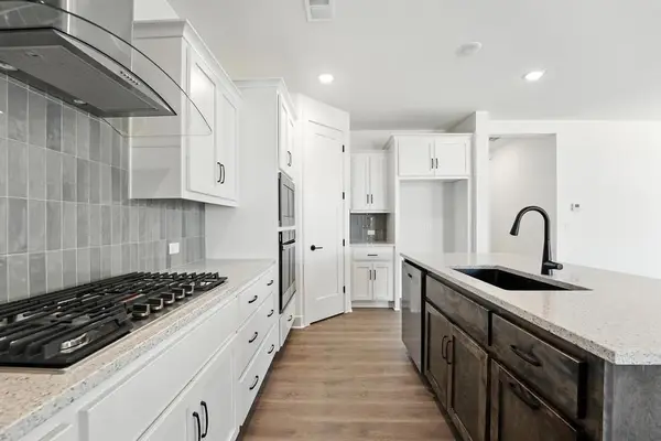 1611 NW 105th Terrace, Kansas City, MO 64155