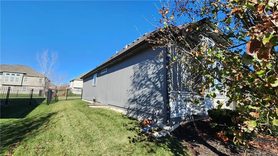 8140 NW 90th Street, Kansas City, MO 64153 - Image #2