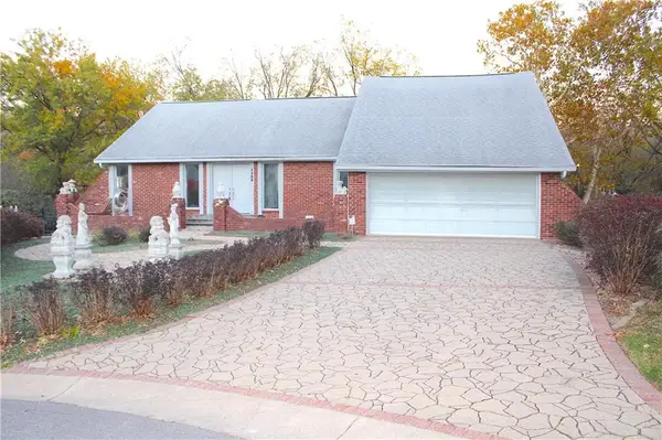 1128 NE 97th Place, Kansas City, MO 64155