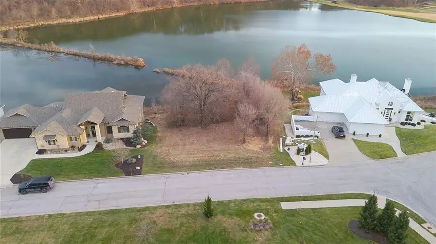 7017 Waters Edge Drive, Parkville, MO 64152 - Image #3