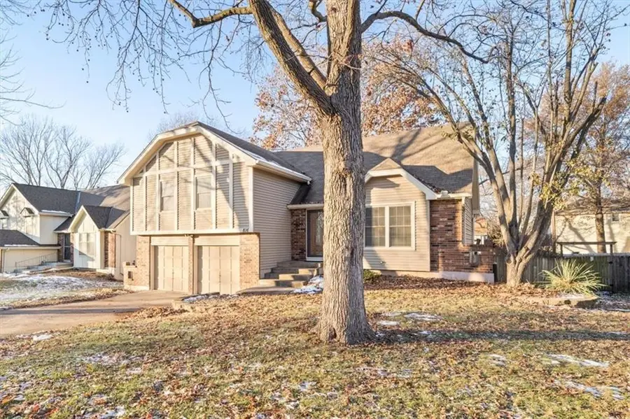 816 E Northview Street, Olathe, KS 66061 - Image #2