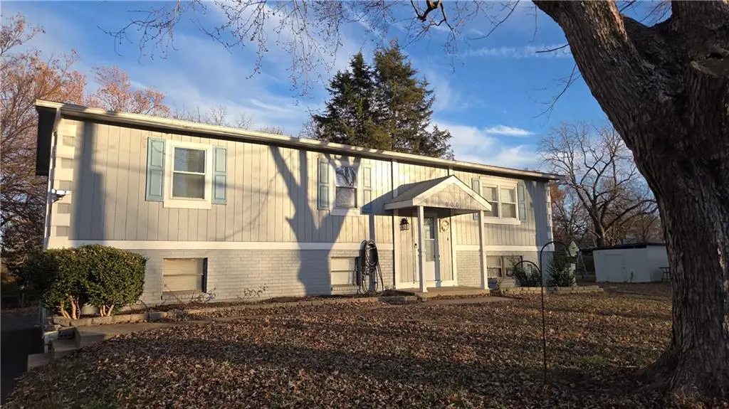 900 North Walker Ln Street, Olathe, KS 66061 - Image #1