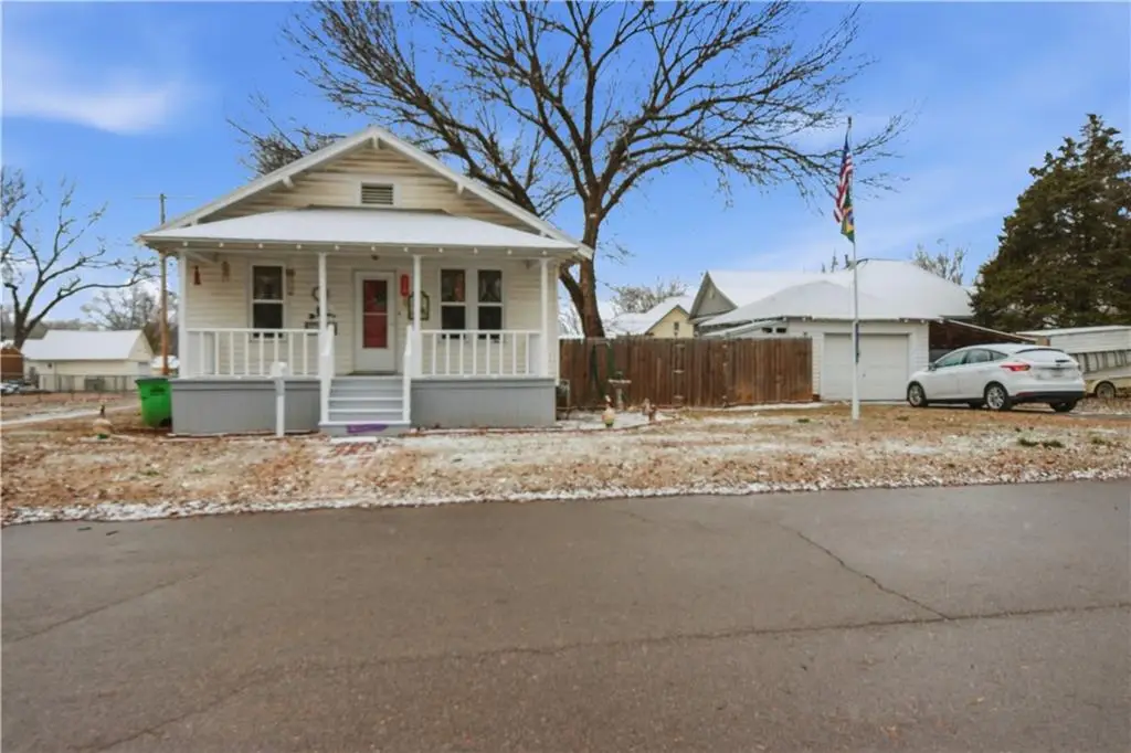 309 S Montgomery Street, Cherryvale, KS 67335 - #1