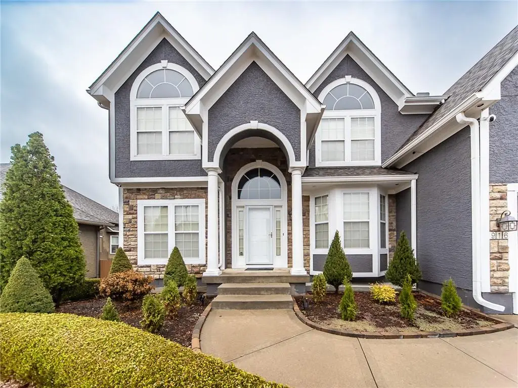 916 SW 33rd Street, Lees Summit, MO 64082 - Image #1