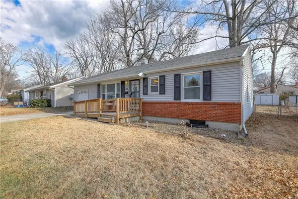 8911 E 74th Street, Raytown, MO 64133