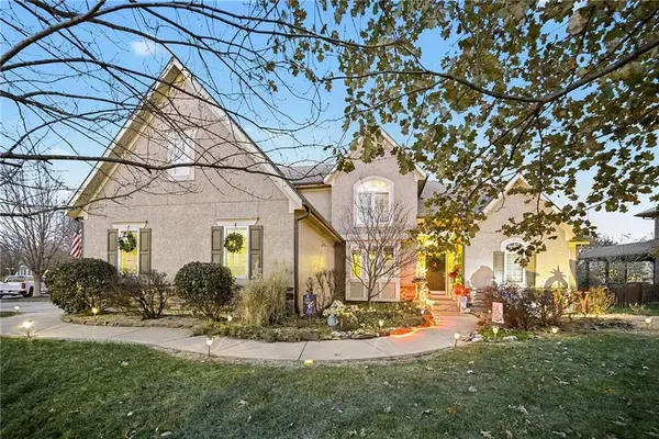 15206 W 164th Terrace, Olathe, KS 66062