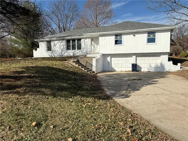 9600 N Campbell Drive, Kansas City, MO 64155