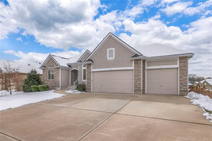 2313 NE Sweet Water Drive, Lees Summit, MO 64086 - Image #2