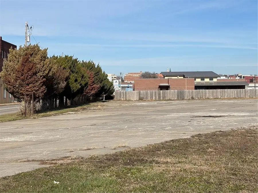 1007 S 6 Street, Saint Joseph, MO 64501 - Image #3