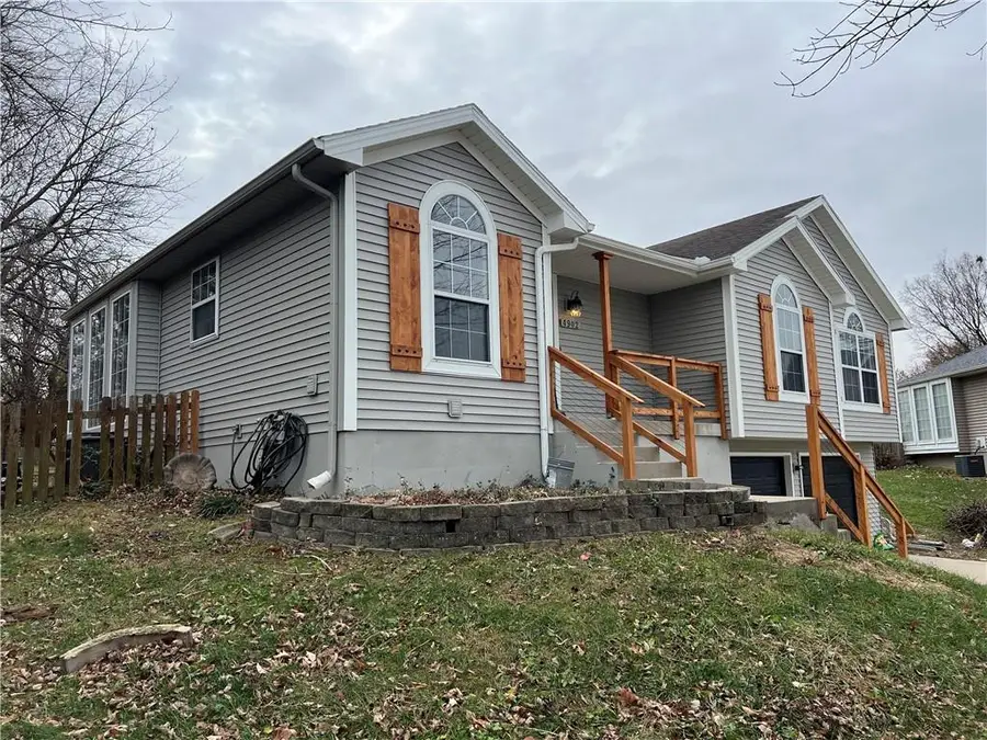 4902 NW Nantucket Drive, Blue Springs, MO 64015 - Image #3